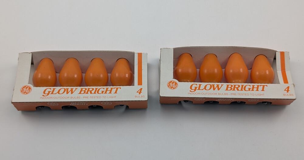 VTG 8 Total Orange GE Glow Bright Indoor Outdoor 5 Watt Translucent Bulb C-7 NOS